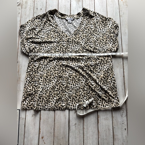 Tommy Bahama | Leopard Print Women's Top | L - Picture 4 of 9